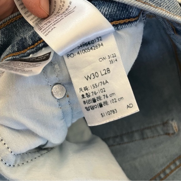 Levis Denim Jeans Size 31 with distressed knees high rise button fly light wash - Picture 12 of 12